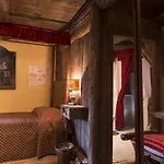 Pensión Confrérie Du Moyen âge 3*