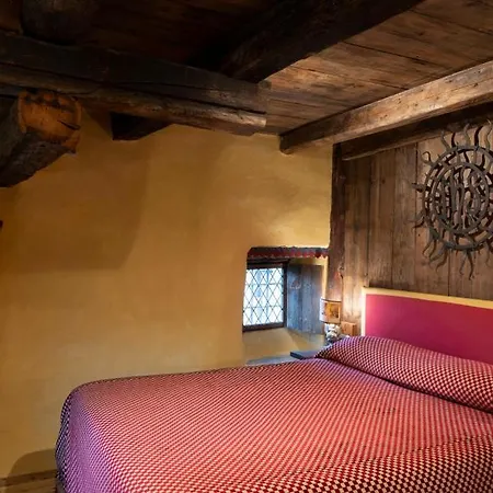 Konukevi Confrerie Du Moyen Age 3*