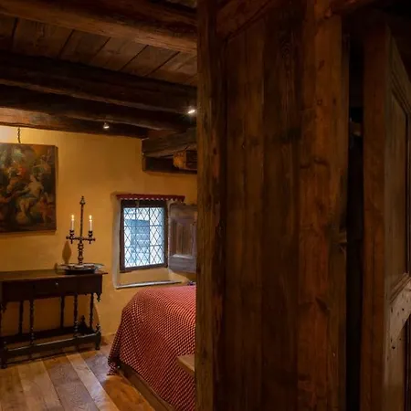 Konukevi Confrerie Du Moyen Age