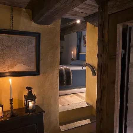 Confrérie Du Moyen âge Maison d'hôtes